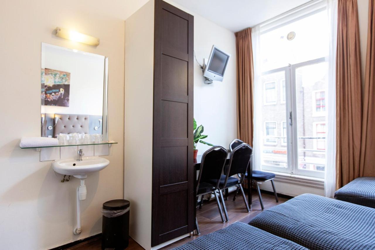 Vierbettzimmer mit Gemeinschaftsbad